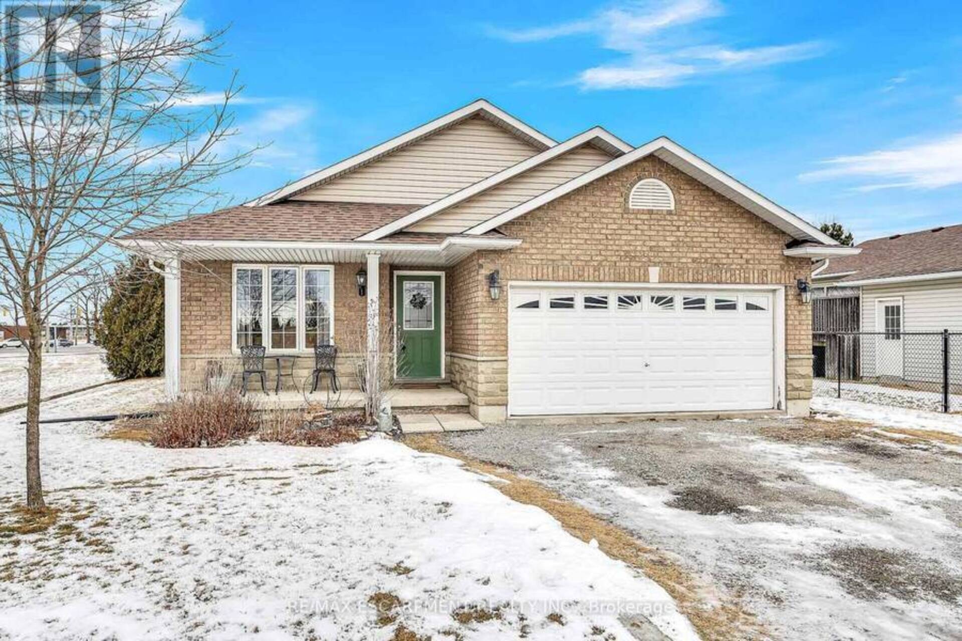 10 OAK STREET Haldimand