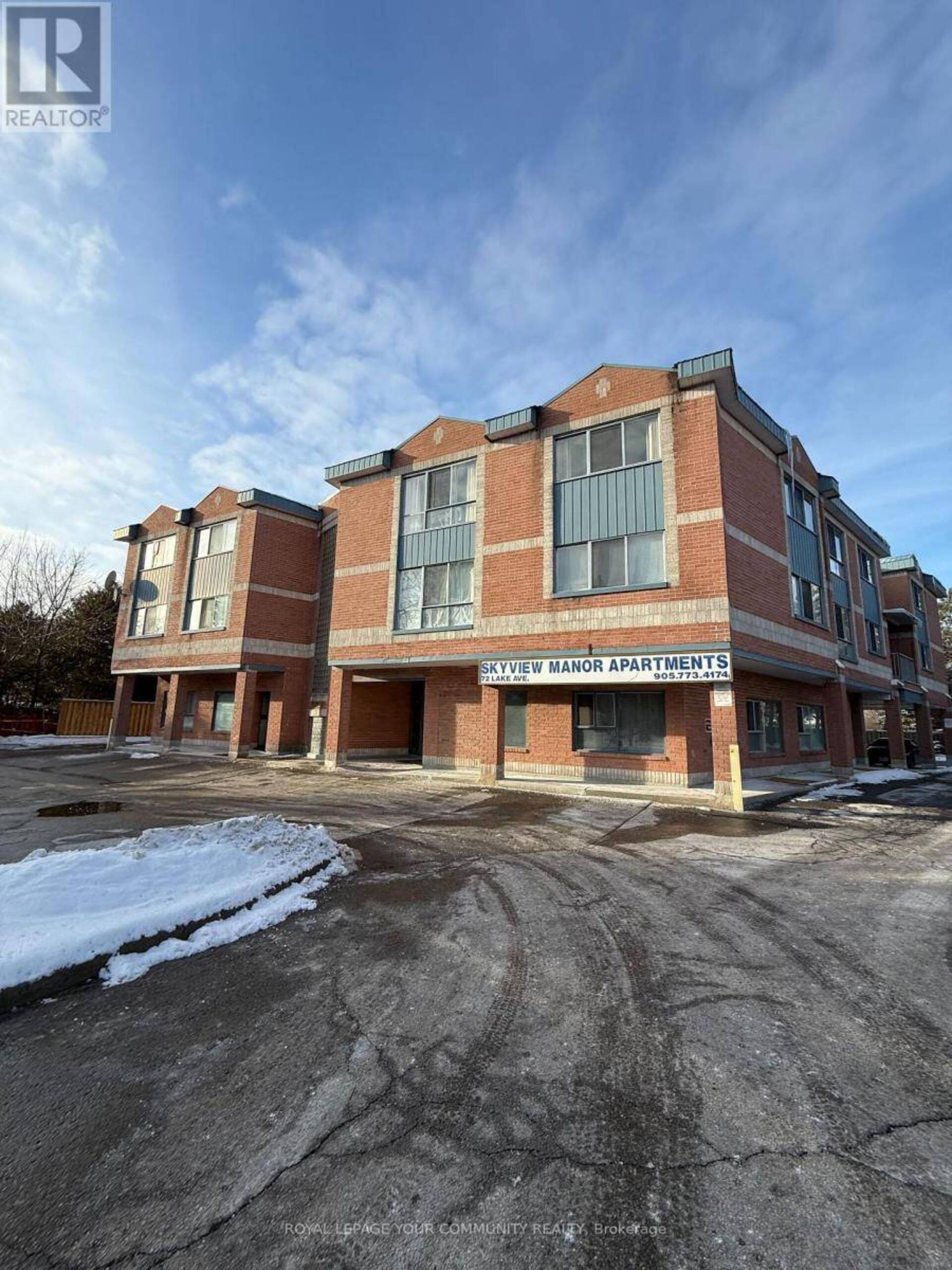 206 - 72 LAKE AVENUE Richmond Hill