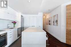 909 - 218 QUEENS QUAY W Toronto