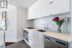 909 - 218 QUEENS QUAY W Toronto