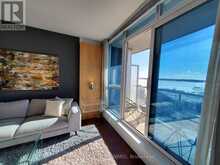 909 - 218 QUEENS QUAY W Toronto