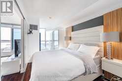 909 - 218 QUEENS QUAY W Toronto