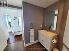 909 - 218 QUEENS QUAY W Toronto