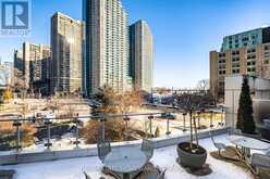 909 - 218 QUEENS QUAY W Toronto