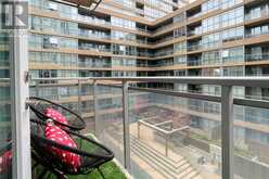 632 - 15 ICEBOAT TERRACE Toronto