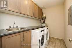 221 - 830 MEGSON TERRACE Milton