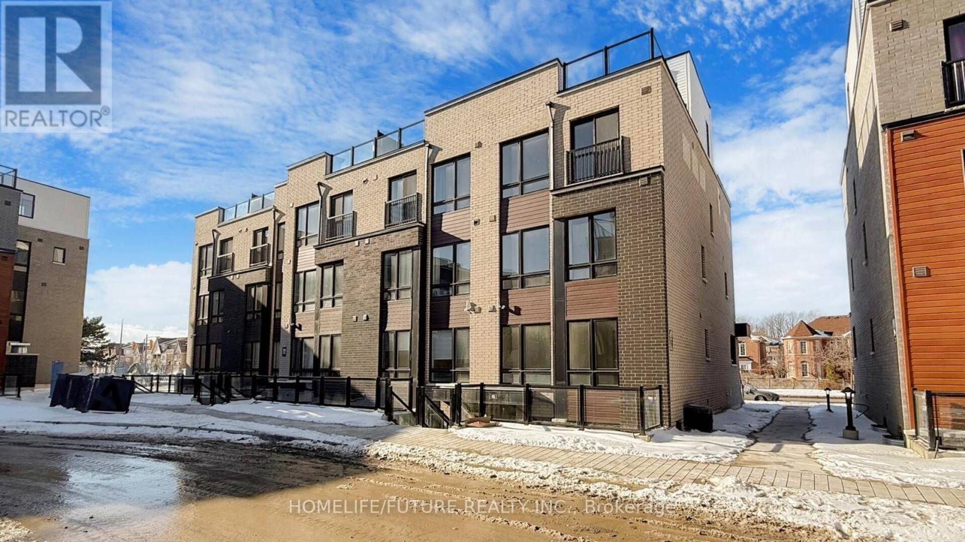 21 - 235 MCLEVIN AVENUE Toronto