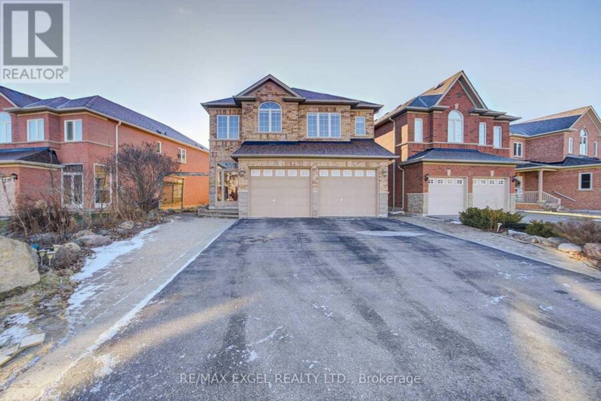 23 LENA DRIVE Richmond Hill