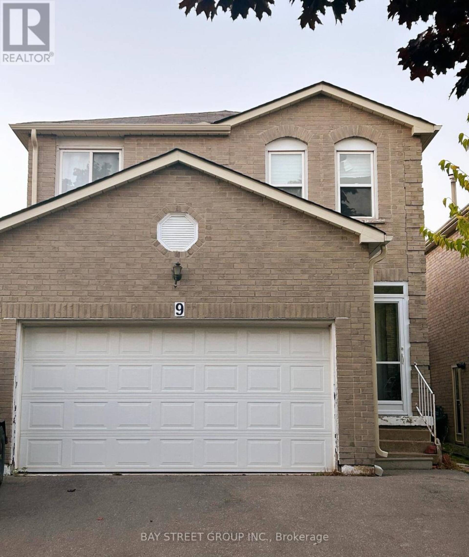 9 CHARLES ALFRED CRESCENT N Markham