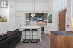 TH6 - 6 PARKWOOD AVENUE Toronto