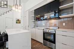 TH6 - 6 PARKWOOD AVENUE Toronto