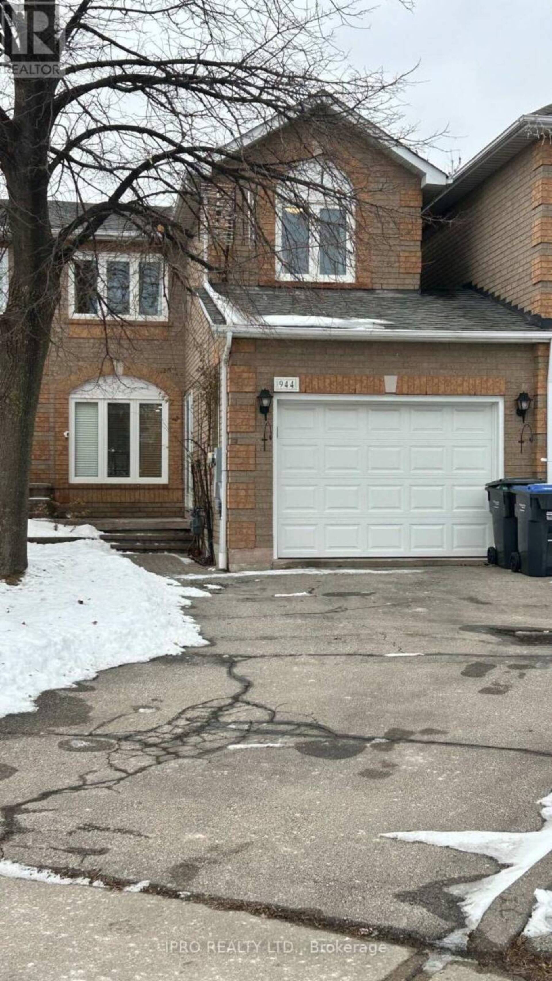 944 CARDINGTON STREET Mississauga