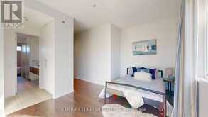 8 - 56 LIPPINCOTT STREET Toronto