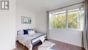 8 - 56 LIPPINCOTT STREET Toronto