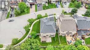 61 MILLIGAN STREET Bradford/West Gwillimbury