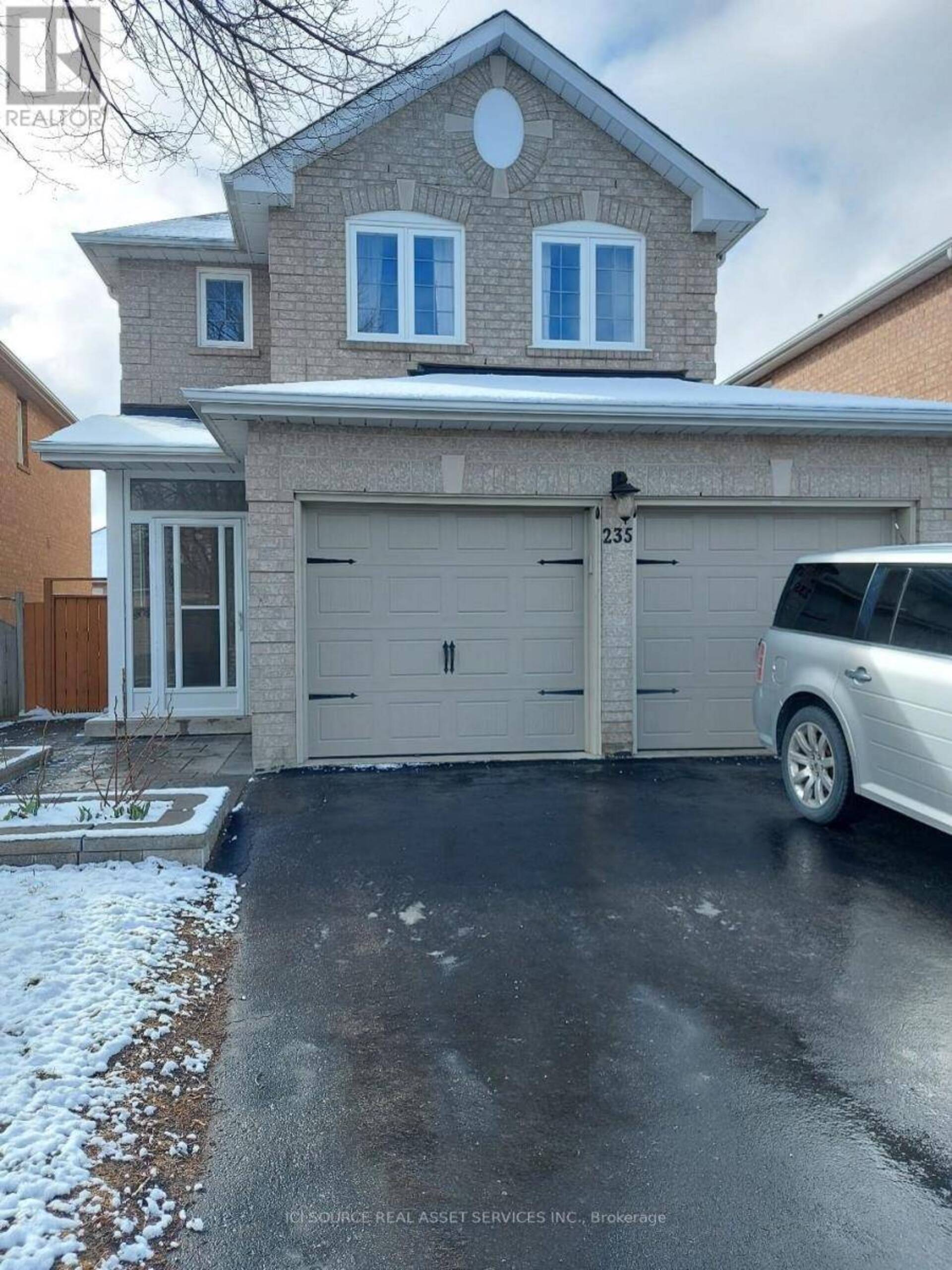 235 SURGEONER CRESCENT Newmarket