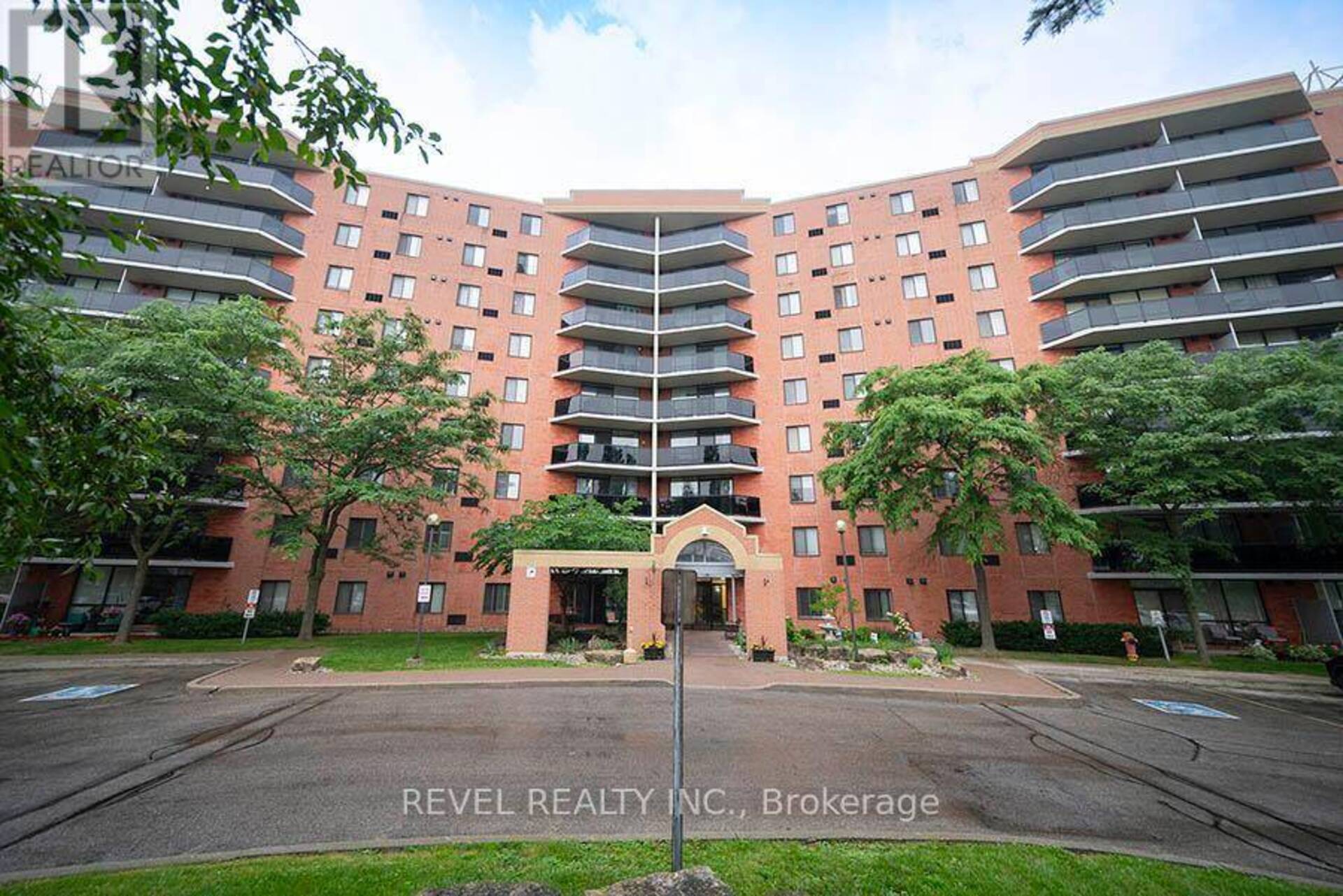 803 - 9 BONHEUR COURT Brantford