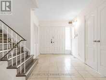 2 AXSMITH CRESCENT Toronto