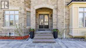 70 BOND CRESCENT Richmond Hill