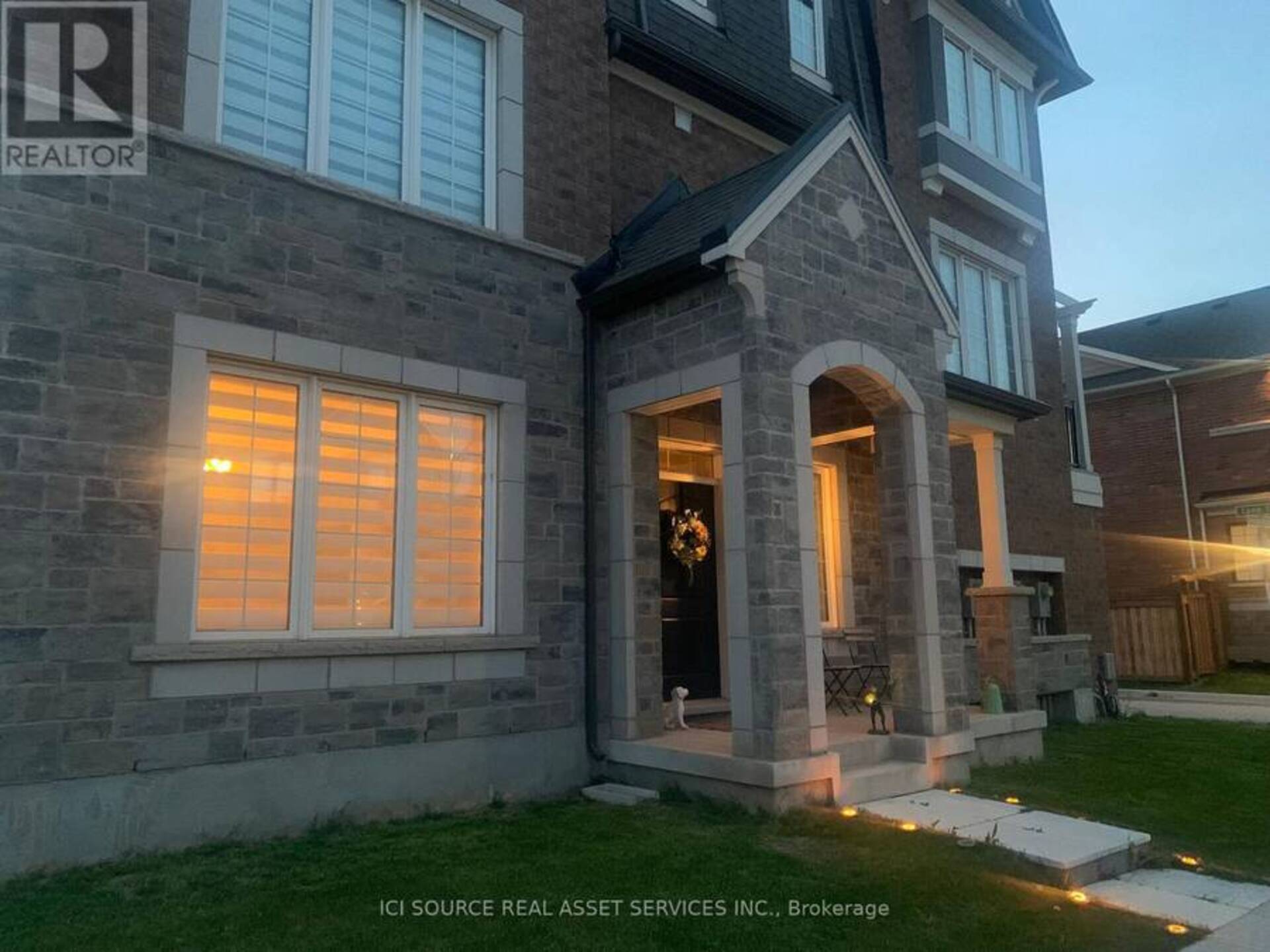 1544 VARELAS PASSAGE Oakville