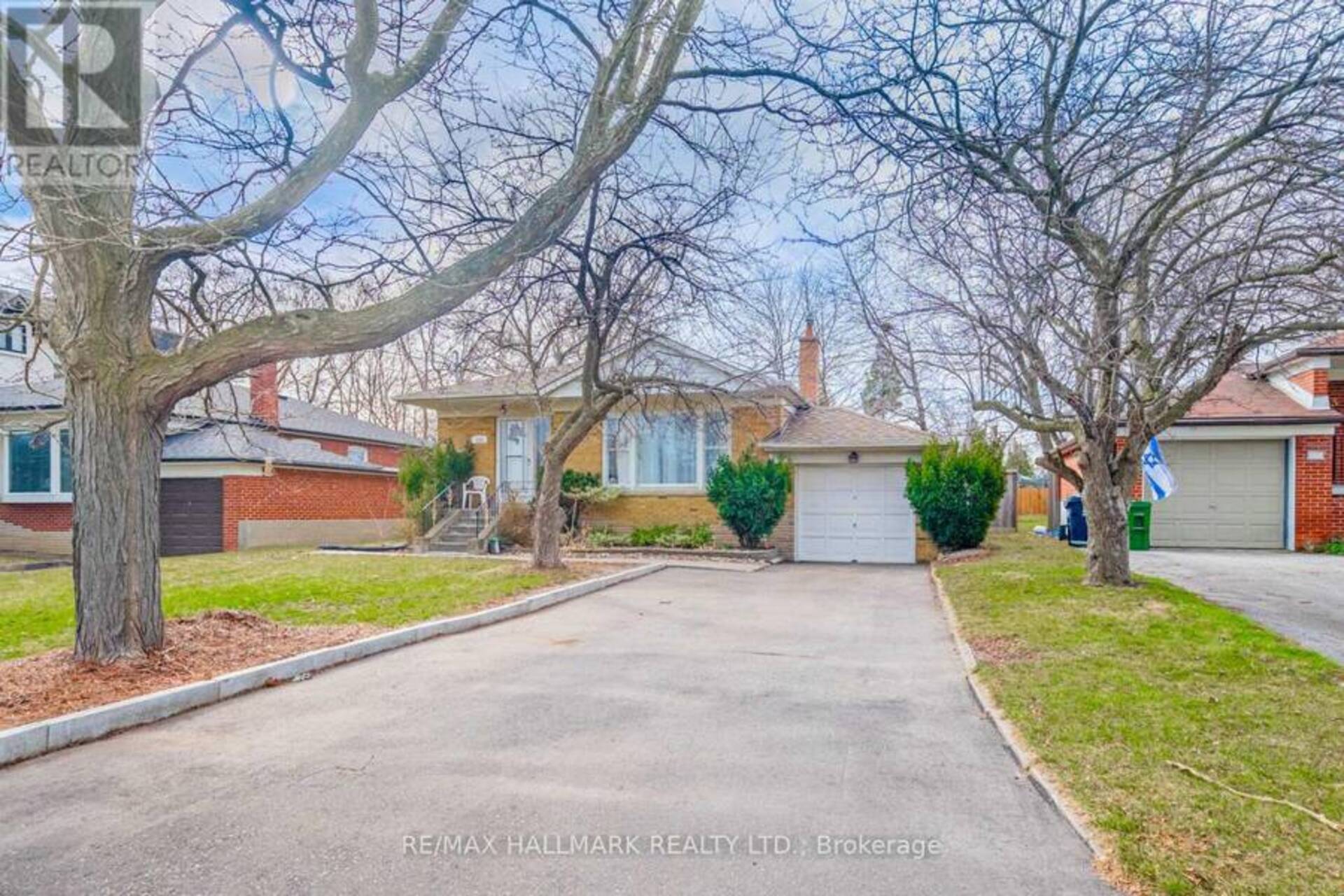 131 SEARLE AVENUE Toronto