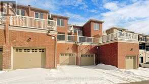 935 CROWSNEST HOLLOW Pickering