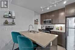 304 - 90 CHARLON AVENUE W Hamilton