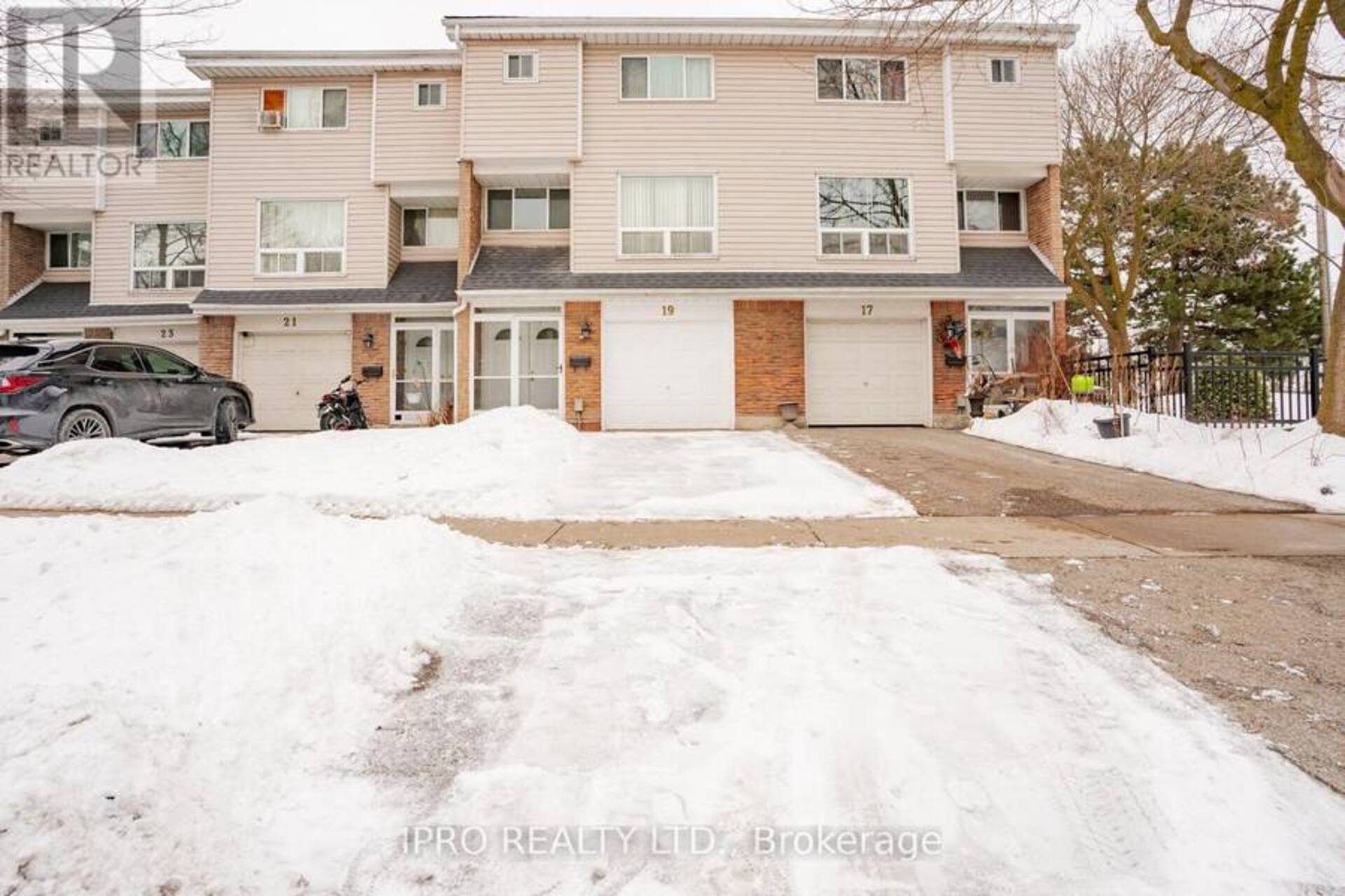 20 - 19 CELESTE DRIVE Toronto