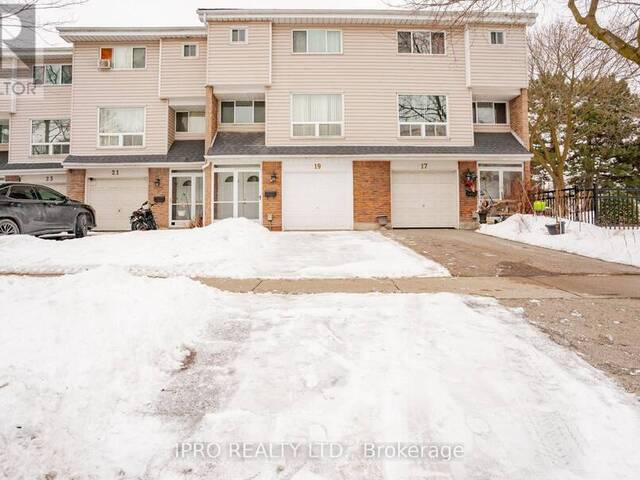 20 - 19 CELESTE DRIVE Toronto Ontario