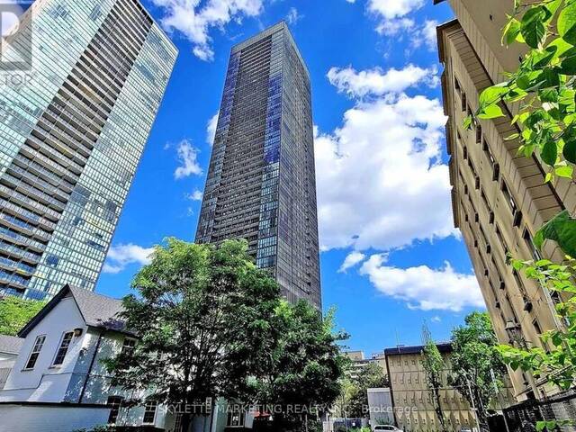 818 - 101 CHARLES STREET E Toronto Ontario