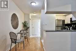 820 - 230 QUEENS QUAY W Toronto