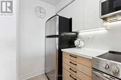 #1008 - 2 CLAIRTRELL ROAD Toronto