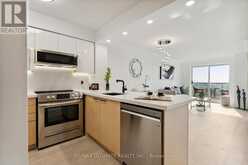 #1008 - 2 CLAIRTRELL ROAD Toronto