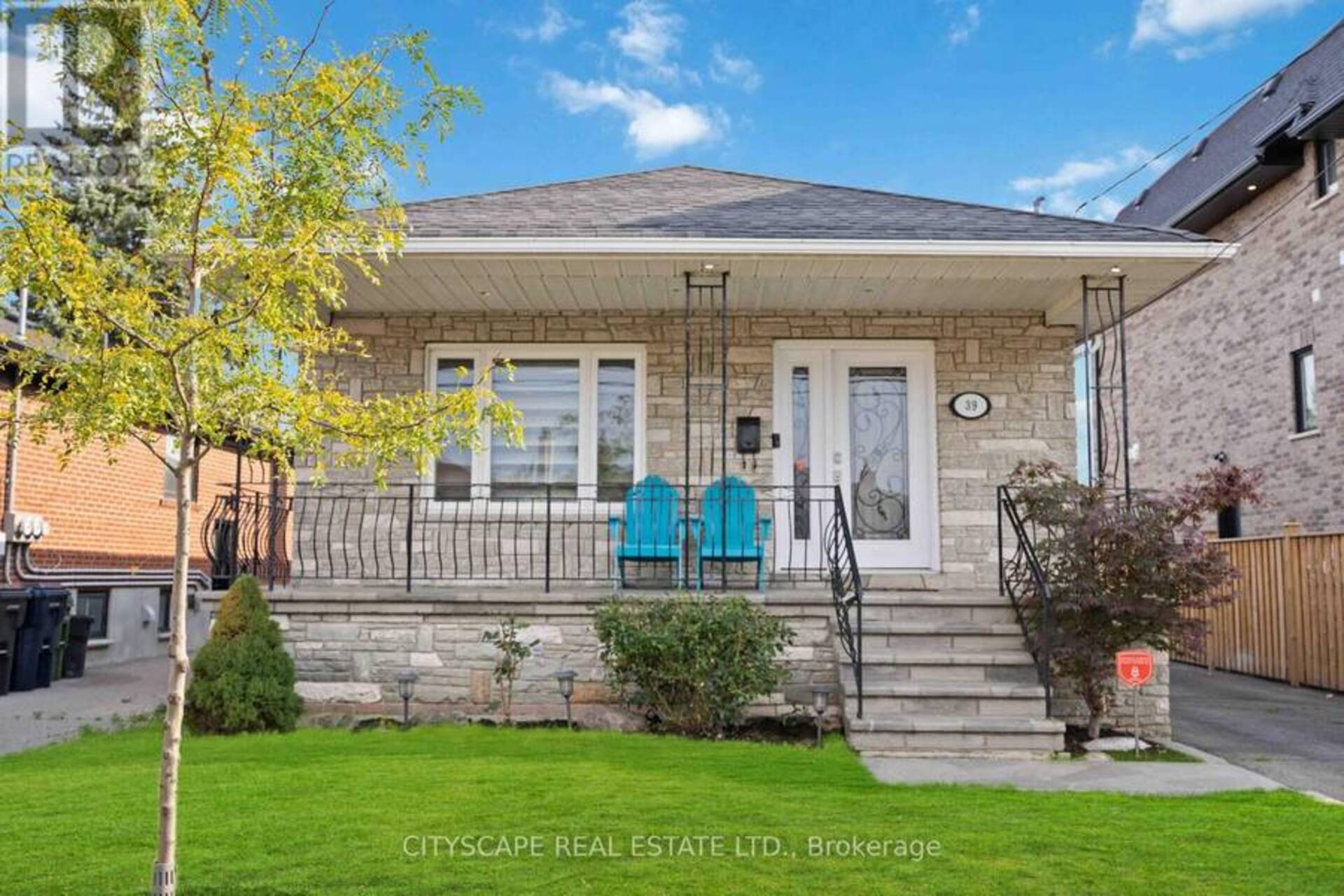 39 BENTWORTH AVENUE Toronto