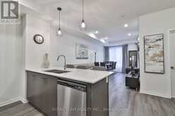 224 - 131 HONEYCRISP CRESCENT Vaughan