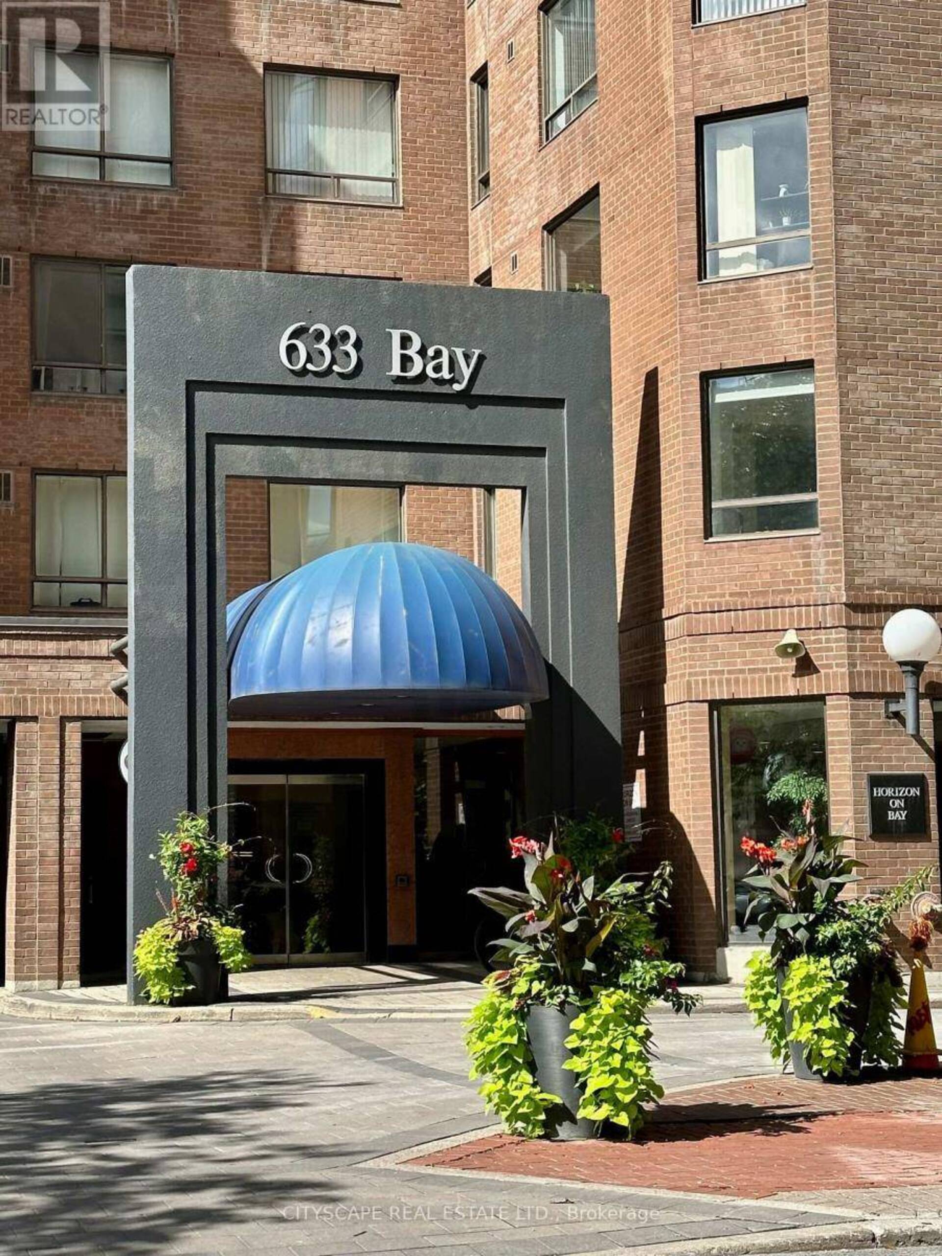 922 - 633 BAY STREET Toronto