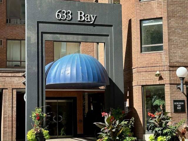 922 - 633 BAY STREET Toronto Ontario