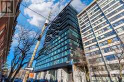 910 - 195 MCCAUL STREET Toronto