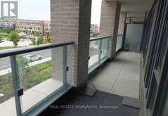 221 - 100 EAGLE ROCK WAY Vaughan