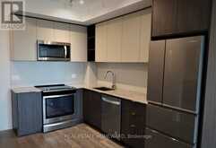 221 - 100 EAGLE ROCK WAY Vaughan