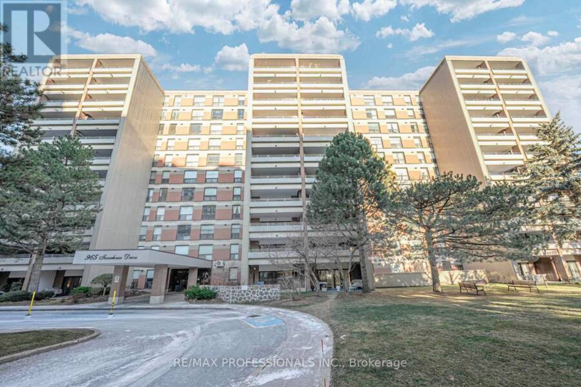 407 - 965 INVERHOUSE DRIVE Mississauga