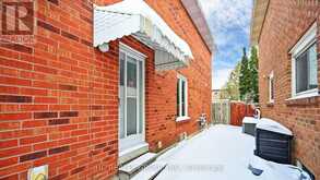 327 SUSSEX AVENUE Richmond Hill