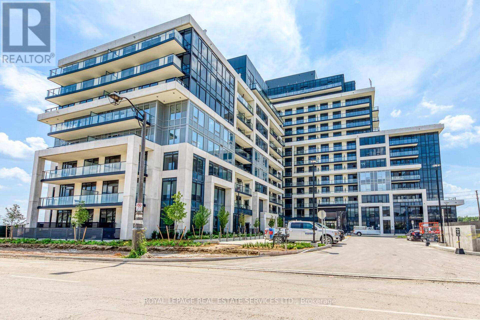 312 - 3200 WILLIAM COLTSON AVENUE Oakville