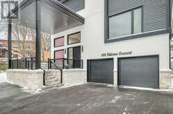 696 HILLVIEW CRESCENT Pickering