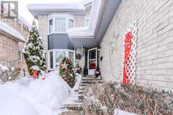 33 IRWIN DRIVE Barrie