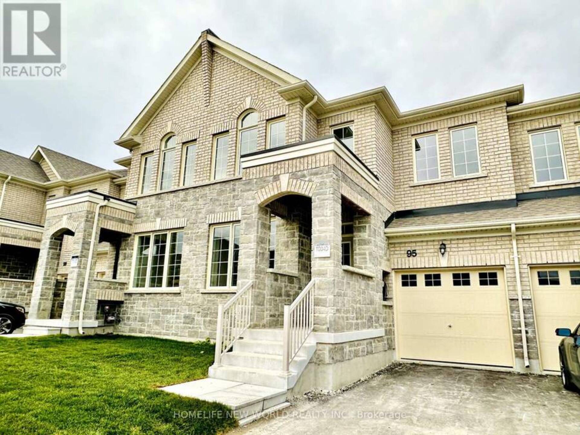 95 KENNETH ROGERS CRESCENT East Gwillimbury