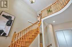 43 ENGLISH OAK DRIVE Richmond Hill