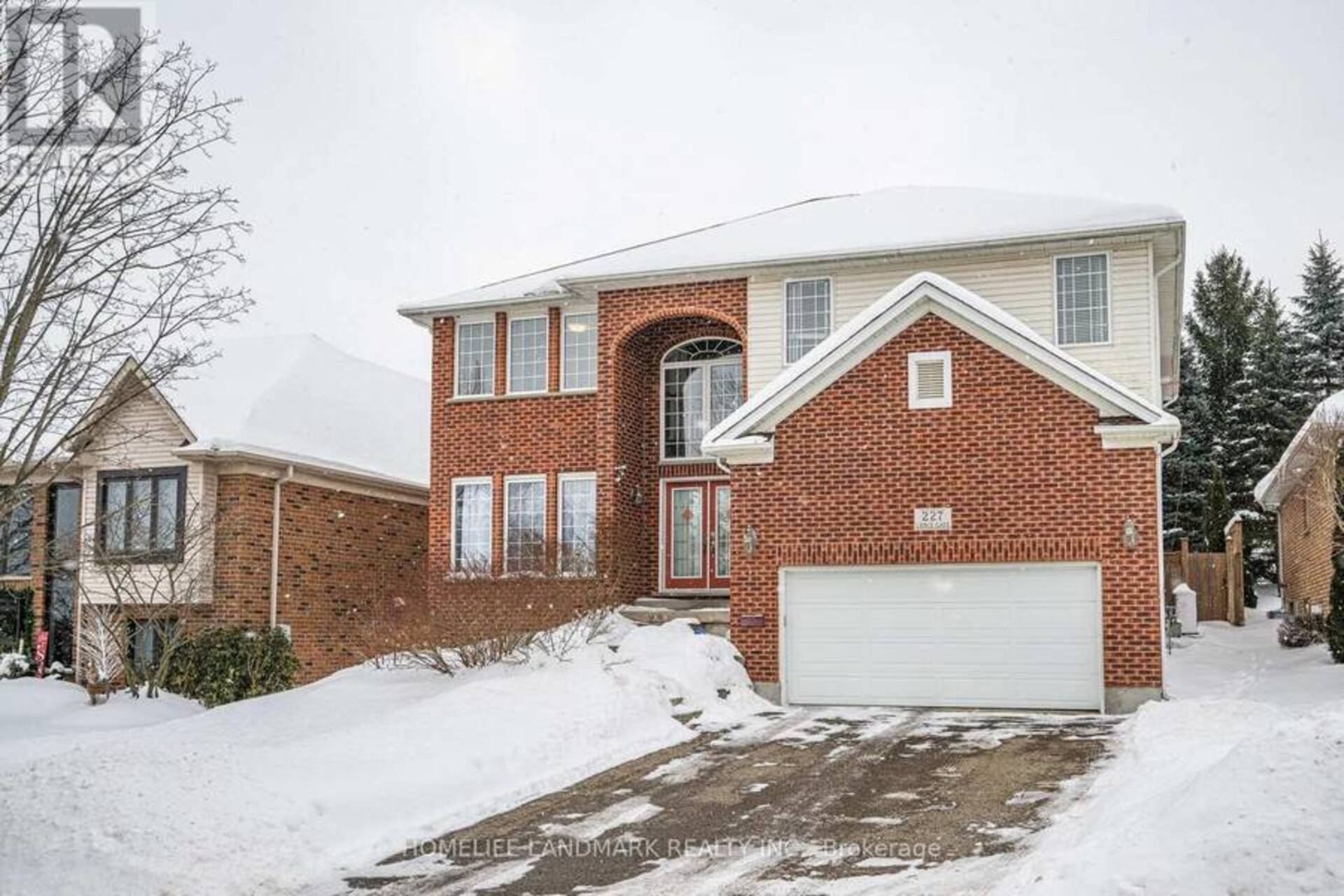 227 THE LIONS GATE Waterloo