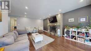 1007 EARL CRESCENT Burlington