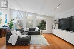 11 BAYHAMPTON COURT Toronto